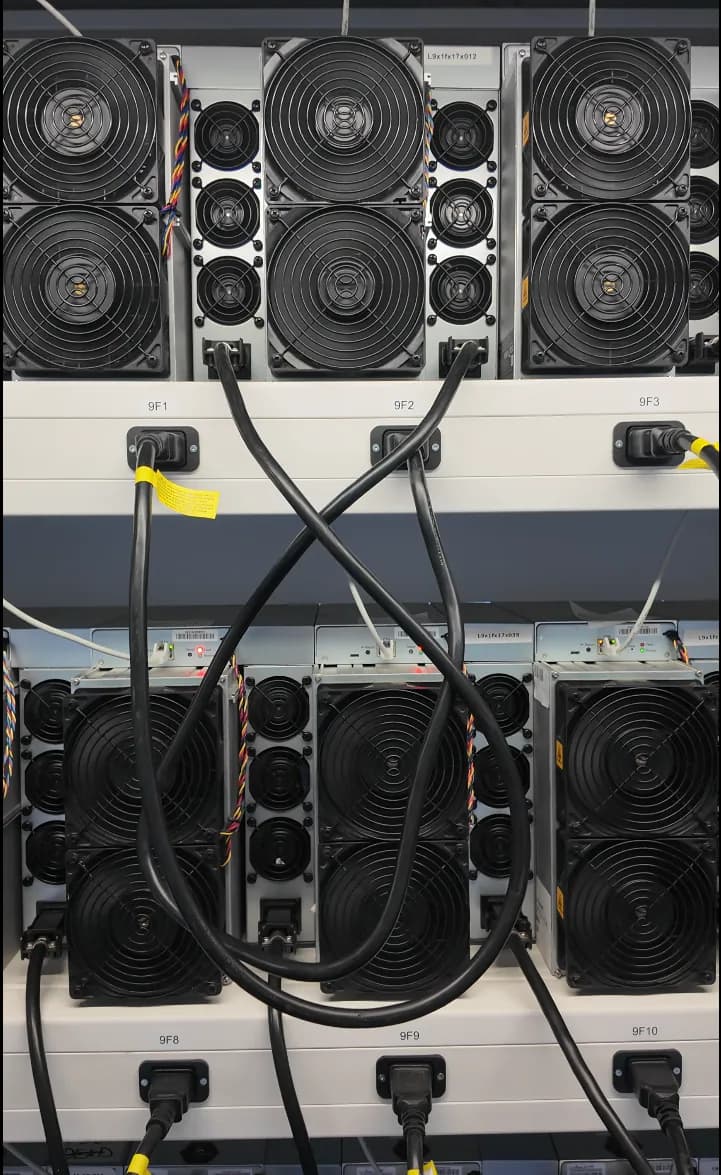 Clean array of ASIC miners