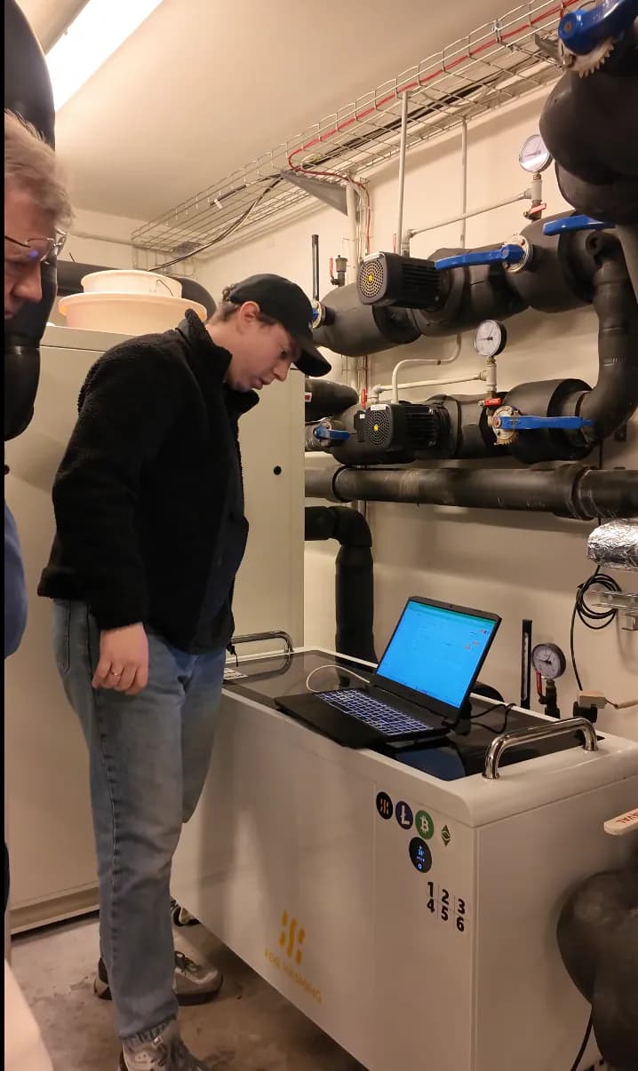 Immersion mining equipment installed for a building project