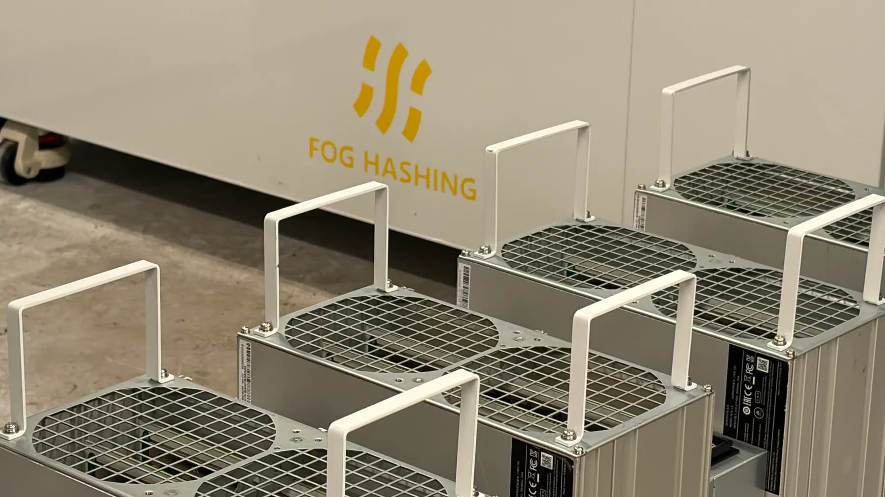 Wide view of an immersion mining system